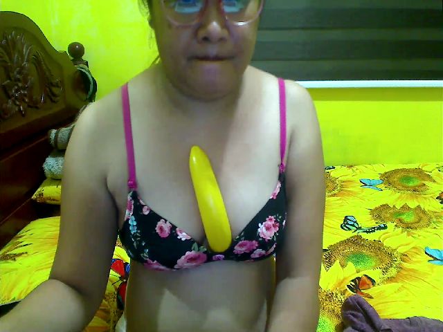 Live sex webcam photo for LiL_Spermaid #268991899