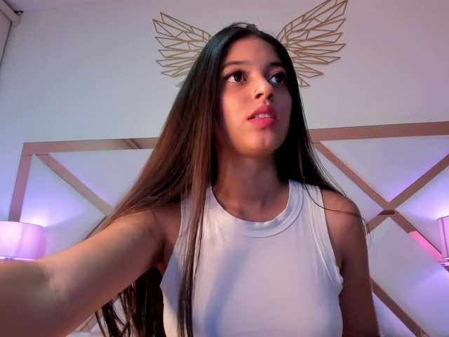 Live sex webcam photo for GiaSmith-1 #268999112