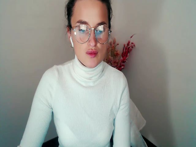 Live sex webcam photo for Felliciya #268995122