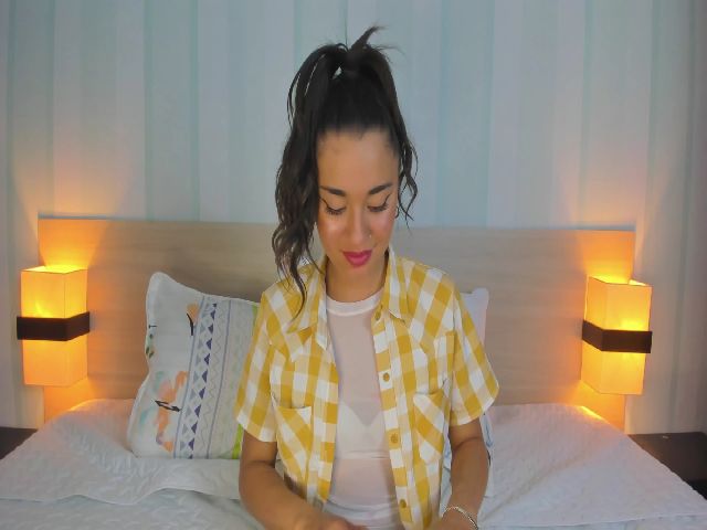Live sex webcam photo for Keira_Live #269008138