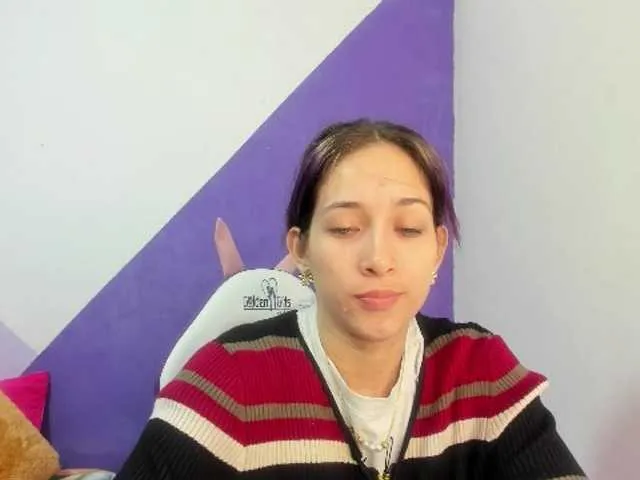 Live sex webcam photo for candy-girl18 #268998997