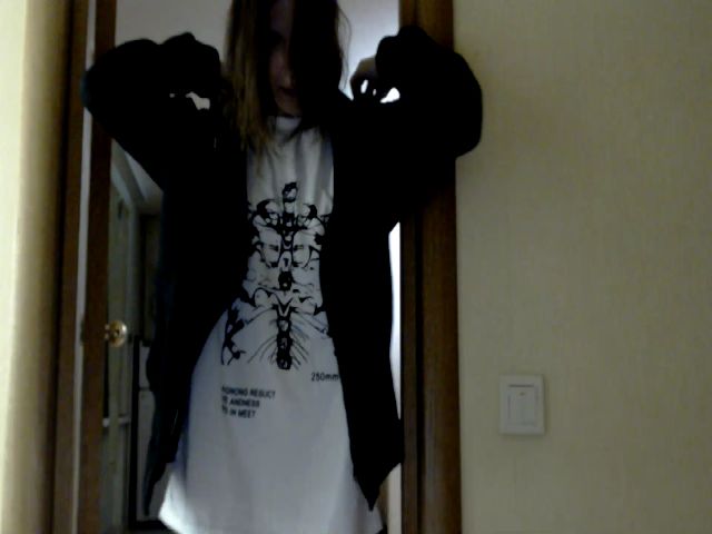 Live sex webcam photo for FoundError404 #268990436