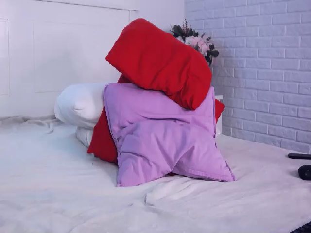 Live sex webcam photo for LilRapunzel #268997058