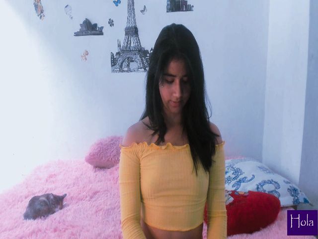 Live sex webcam photo for Madalinekroft #269005995
