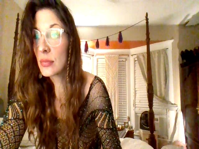 Live sex webcam photo for RumiBastet #268992964