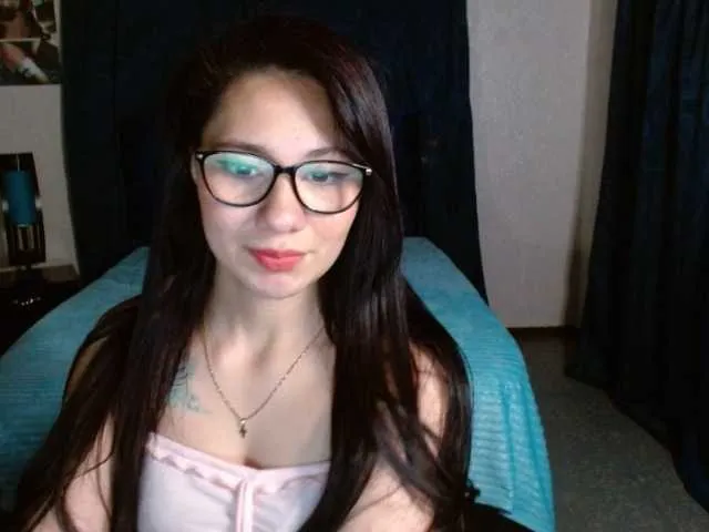 Live sex webcam photo for Anahi212 #268988609