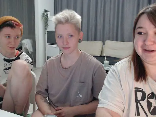 Live sex webcam photo for BugaGirls #269008676