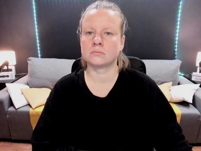 Live sex webcam photo for CoconutLegs #269021240