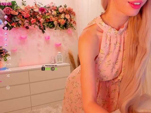 Live sex webcam photo for MiaTonyy #269016591