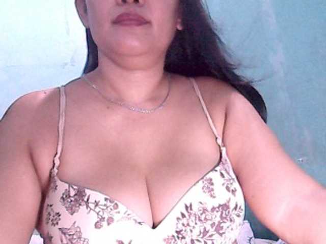 Live sex webcam photo for wildmom4u #269010066