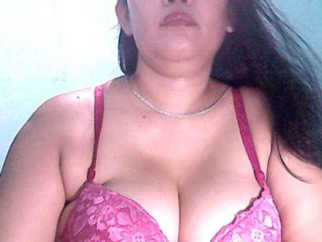 Live sex webcam photo for wildmom4u #269017325