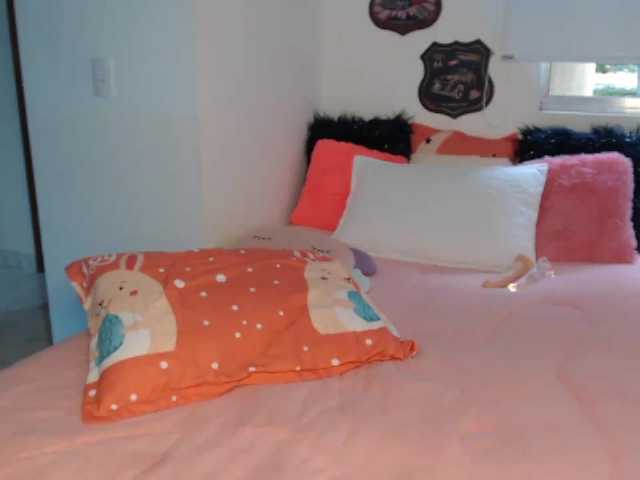 Live sex webcam photo for SamanthaHot24 #269009510