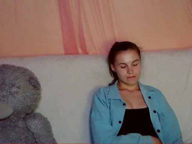Live sex webcam photo for roksanamae #269017382