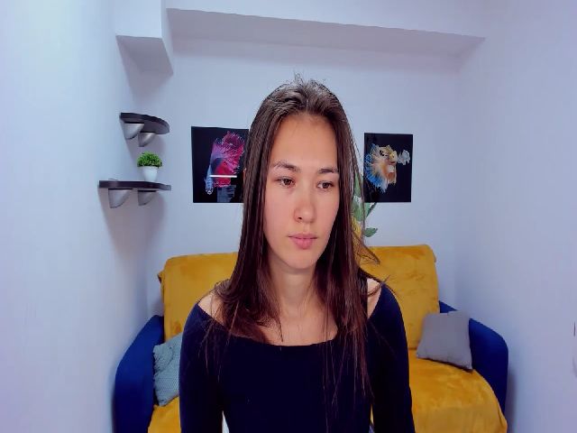 Live sex webcam photo for RebekaVimm #269015075
