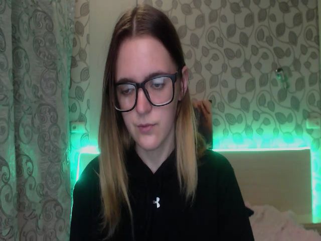 Live sex webcam photo for Ella_Hudson #269022303