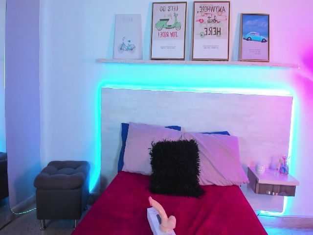 Live sex webcam photo for Sophia_Ferrer #269019786