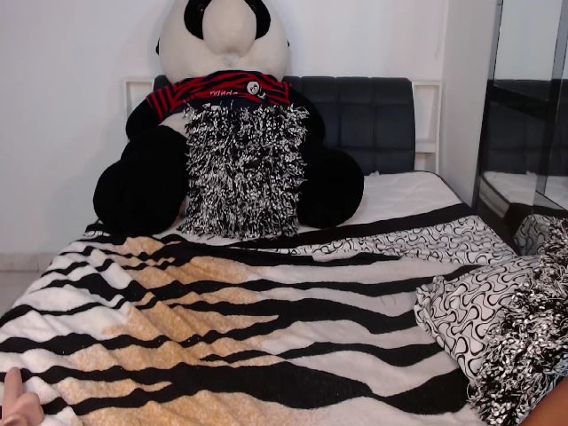 Live sex webcam photo for Evelyn_Evelyn #269018527