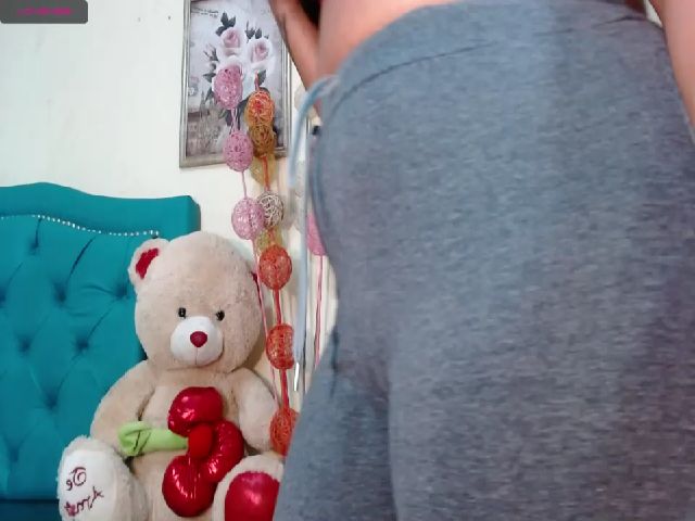 Live sex webcam photo for Lily_Baudinx #269012375