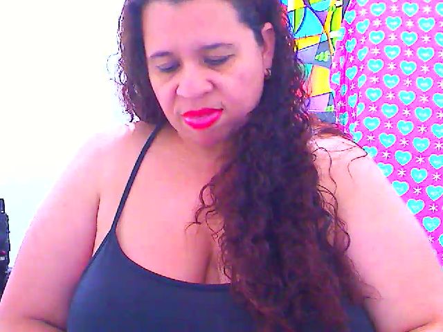 Live sex webcam photo for LatinaBigAss4 #269023010