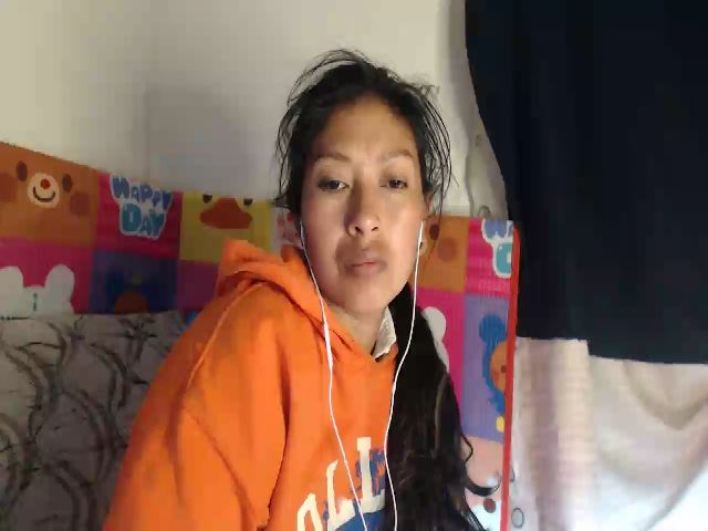 Live sex webcam photo for CHILENITAHOT #269011603