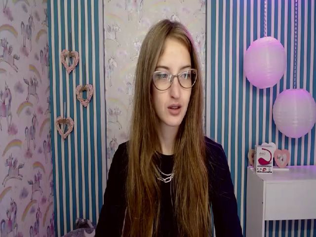 Live sex webcam photo for JennyLovelyS #269012619