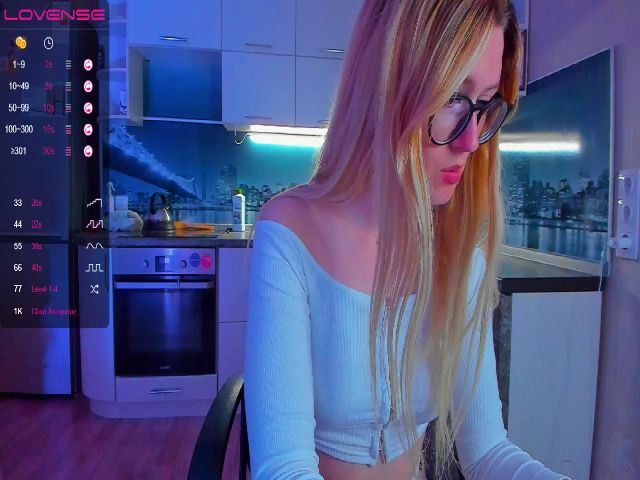 Live sex webcam photo for AlexaShik #269023226