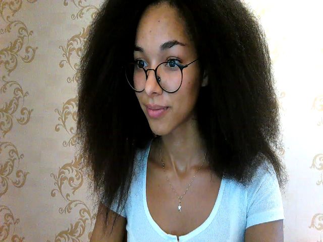 Live sex webcam photo for Carmel_Dee #269019232