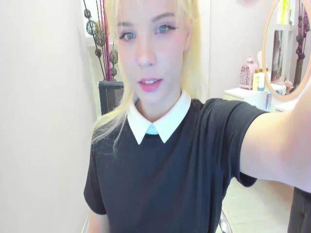Live sex webcam photo for VeronicaRangy #269021560
