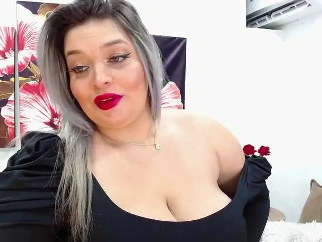 Live sex webcam photo for SaraReyes #269020791