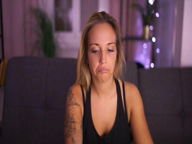 Live sex webcam photo for Hotangelalli #269023804