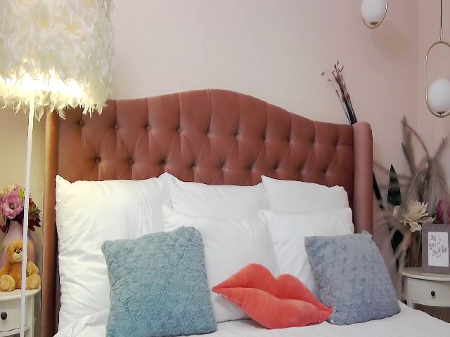 Live sex webcam photo for Kat_Jolie #269021940