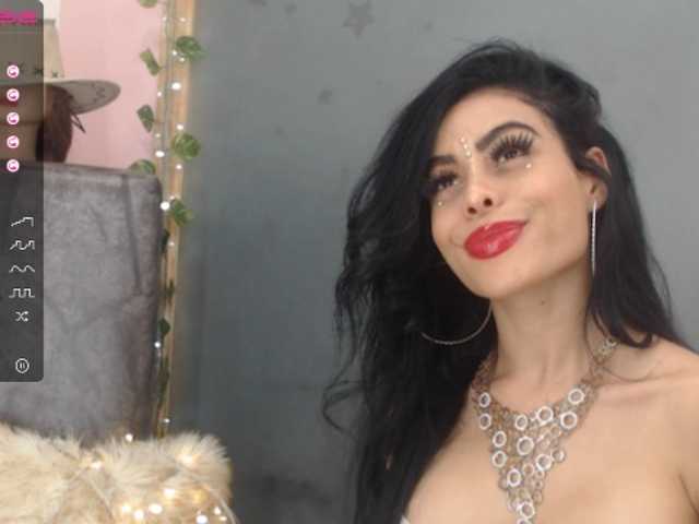 Live sex webcam photo for AgathaFiore #269009580