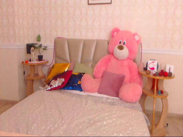 Live sex webcam photo for LorinFields #269019763