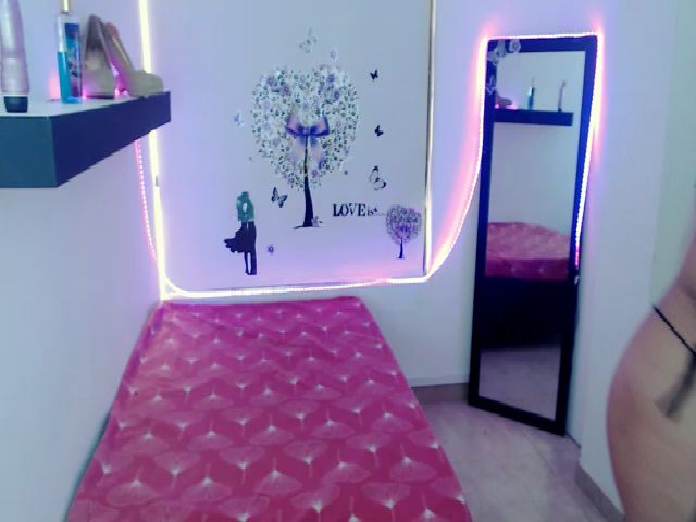 Live sex webcam photo for Alice_cruz_ #269018858