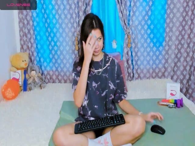 Live sex webcam photo for IreneChasse #269011161