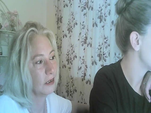 Live sex webcam photo for XxMommaKxX #269021743