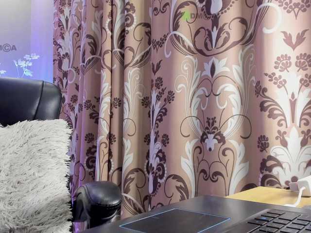 Live sex webcam photo for -wowFox- #269036705