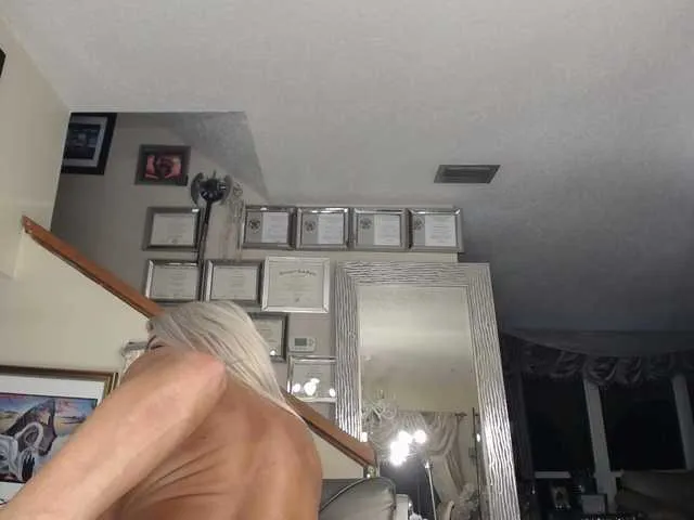 Live sex webcam photo for adrianna_fox #287953205