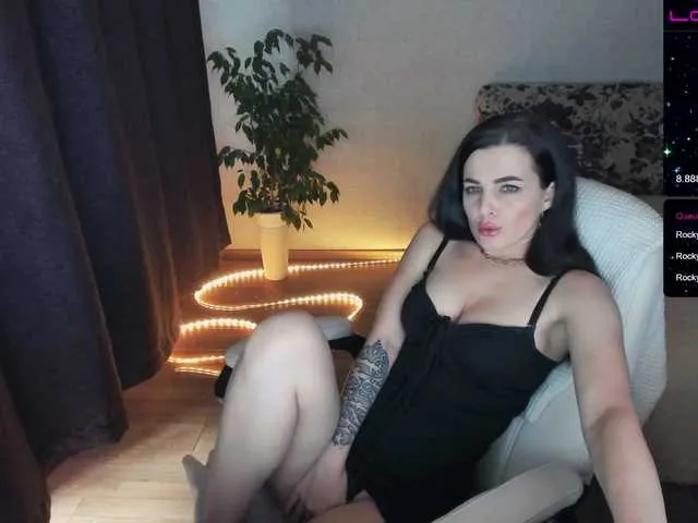 Live sex webcam photo for -Queen-Maria- #269028191