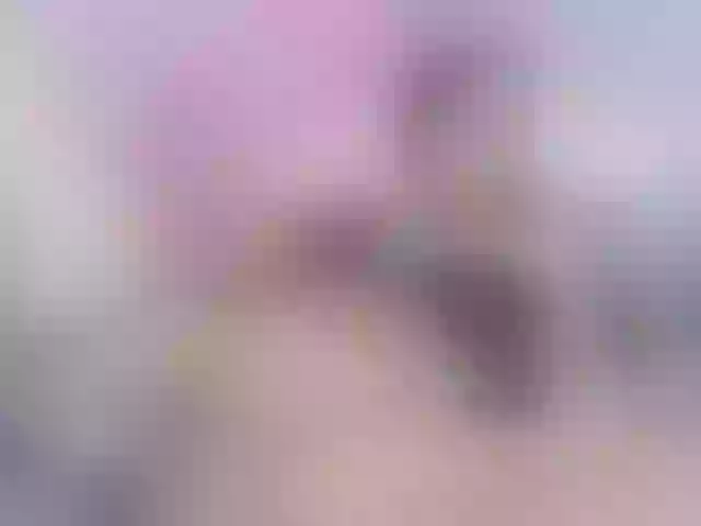 Live sex webcam photo for lizzarobert #269037815