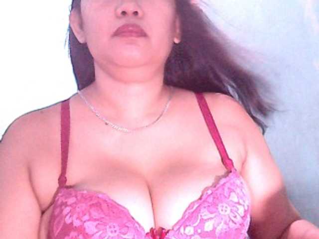 Live sex webcam photo for wildmom4u #269025471