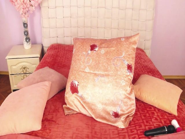 Live sex webcam photo for SpicyKiss_ #269034721