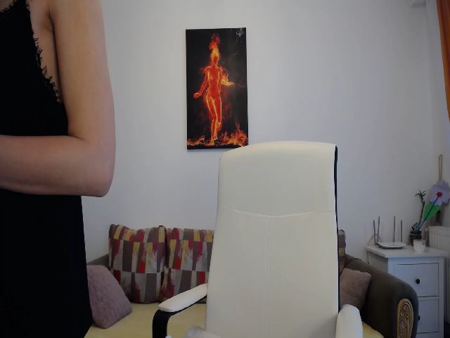 Live sex webcam photo for Ellyaa #269030270