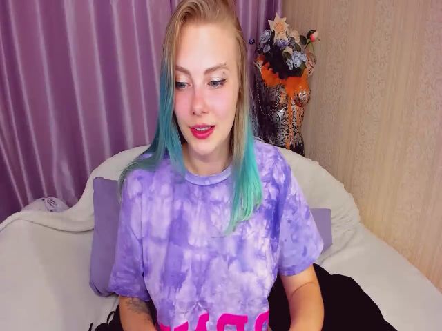 Live sex webcam photo for AprillSnow #269036054