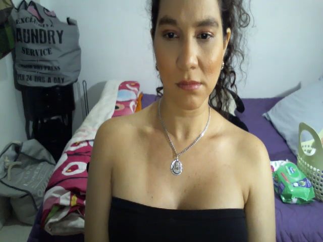 Live sex webcam photo for Sofiahenao #269026673