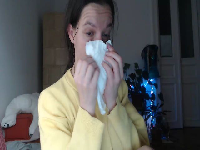 Live sex webcam photo for PetitePinkie #269041522