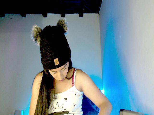 Live sex webcam photo for Vanessax10 #269041864