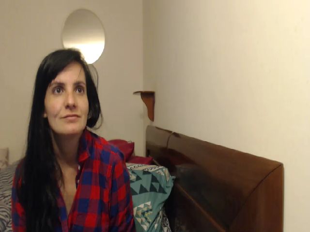 Live sex webcam photo for isabellazee2 #269025934