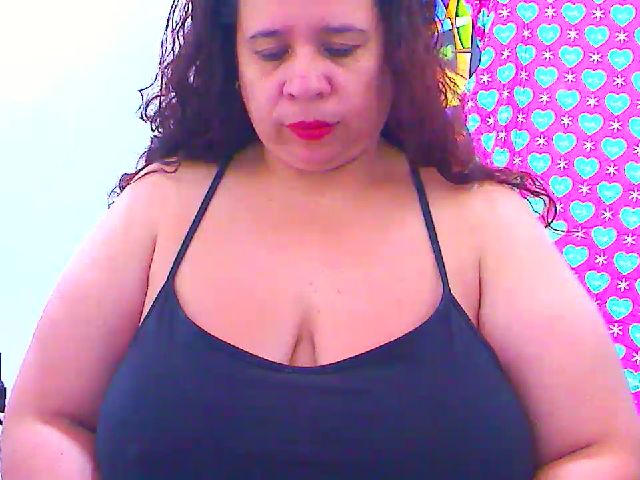 Live sex webcam photo for LatinaBigAss4 #269033701