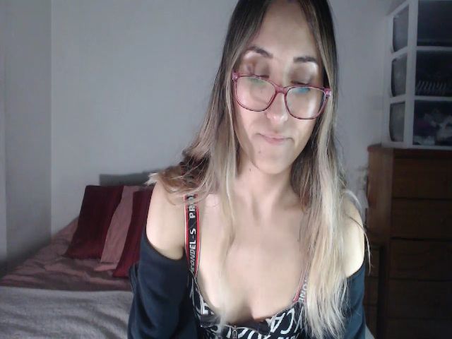 Live sex webcam photo for Ninimoon #269029280